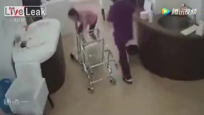 Nominacja na najgorszą pielęgniarkę na świecie