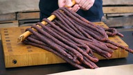 Domowe kabanosy smakują jak kiedyś są suche i są kruche / Oddaszfartucha