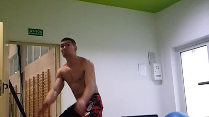 Sprawdzam wysokość sufitu na SIŁOWNI #shorts #wyskok #vertical #verticaljump