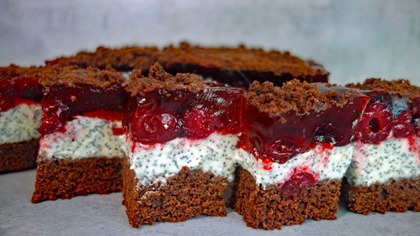 Wiśniowa Rozkosz  świąteczne ciasto z kremem makowym