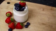 JOGURT Z MLECZKA KOKOSOWEGO (LATWY SPOSOB)- FIT FOOD-VEGAN