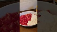 Błyskawiczną sałatka z pomidorów.