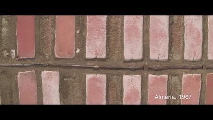 Na obcej ziemi - Between Lands .  1