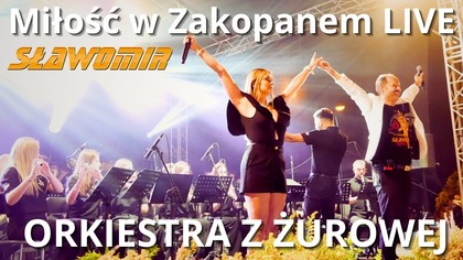 Cześć tu Sławomir. A tak bawiliśmy się w Żurowej 17. SIERPNIA 2025
SUBSKRYBUJ SŁAWOMIRA https://bit.ly/SlawomirYouTube
 NOWA PŁYTA CUDOWRONEK https://czucpiniadz.pl/produkt/cudowronek-preorder/
OFFICIAL FANPAGE https://www.facebook.com/slawomirfunpage
OFFICIAL INSTAGRAM SŁAWOMIRA https://www.instagram.com/slawomir_gwiazda_rock_polo/
OFFICIAL INSTAGRAM KAJRY https://www.instagram.com/superkajra/
SŁAWOMIR NA SPOTIFY https://spoti.fi/3i8uVrc
SZATY SŁAWOMIRA https://czucpiniadz.pl
KONCERTY / BOOKING Robert Kurpisz +48 601 418 790 https://kurpiszimpresariat.pl

Pięknie Dziękujemy całej Orkiestrze z Żurowej za serce, waszą pracę i energię. To była ogromna radość usłyszeć waszą wersję naszych największych przebojów. Do szybkiego zobaczenia na muzycznym szlaku.

Skład Orkiestry: 
Paweł Hołda - dyrygent

Flety: 
Martyna Mikrut 
Nikola Mikrut 
Milena Hołda 
Zuzanna Cudek 

Obój: 
Gabriela Cudek 

Klarnety: 
Jarosław Sroka 
Grzegorz Mosoń 
Mateusz Woźniak 

Saksofony altowe: 
Leon Cudek 
Krystian Rutana 
Radosław Mikrut 
Dominik Sroka 

Saksofony tenorowe: 
Aleksander Borowiec 
Andrzej Sroka 
Grzegorz Mikrut 
Jacek Czeluśniak 

Saksofon barytonowy: 
Batłomiej Basak 

Eufonia: 
Daniel Duda
Damian Niziołek
Patryk Chwaliński 
Radosław Wroniak 

Puzony:
Wojciech Mikrut 
Marek Pikusa 
Tomasz Krupa 
Alicja Zioło 
Piotr Chruślak 

Trąbki: 
Robert Pisarek 
Mateusz Żydek 
Szymon Pieniążek 
Jakub Soczek 
Jakub Michalski 
Szymon Konstanty 
Paweł Anyszek

Tuby: 
Mateusz Gruszkowski 
Dariusz Mikrut 
Michał Grygiel 

Perkusja:
Łukasz Mikrut 
Julia Mikrut 
Patryk Mikrut 
Rafał Pawlak 
Stanisław Caba - Konstanty 

Akordeon:
Kacper Tracz

Gitara basowa:
Grzegorz Nosek 

Instrumenty klawiszowe i aranżacja:
Bartłomiej Szułakiewicz 

Social media Orkiestry: 
Facebook: https://www.facebook.com/share/15z8vyJRzZ/?mibextidwwXIfr
Instagram: https://www.instagram.com/orkiestra_zurowa?igshMTBzdnZjc3dncWZjeA%3D%3D&utm_sourceqr

lub też nazwami:
Facebook: Orkiestra Dęta OSP Żurowa
Instagram: orkiestra_zurowa

Realizacja dźwięku:
Surdel Sound 

Realizacja Video:
Filminger - Adam Lipka 

Miłość w Zakopanem
słowa i muzyka Sławomir Zapała