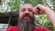 Prosty człowiek ale już nie.  Proste życie też nie