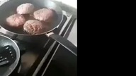 Dlaczego Krzysztof Krawczyk Nie Może Zjeść Hamburgera(Żarcik)