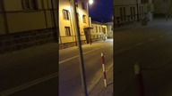 Zjebana pierdolona policja zwraca uwagę za poprawienie znaku drogowego