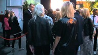 Sasha Strunin, Madox i głębokie dekolty...