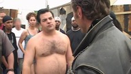 Chłopaki z barak&oacute;w S04E03 (Smarowanko i Bzykanko)