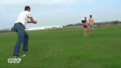 Strzał w jaja - uwaga, bolesne!