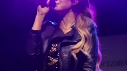 Bogini w mini na żywo 