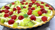 Tarta z budyniem, kiwi i malinami - Jak zrobić - Smakowite Dania