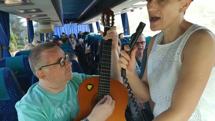 Schola Aniołki z Markuszowa w drodze do Baltowa