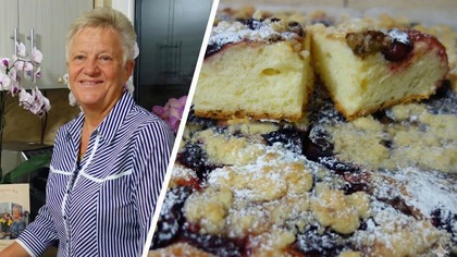 PUSZYSTE ciasto drożdżowe z mrożonymi śliwkami i kruszonką | Prosty przepis!