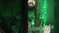 Kciuk zawsze za gryfem | Gitara dla zielonych #shorts