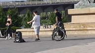Syrenka, przy metrze 