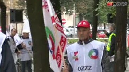 Strajk związkowc&oacute;w w centrum Warszawy