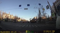 Śmieciarka zrywa trakcje trolejbusową