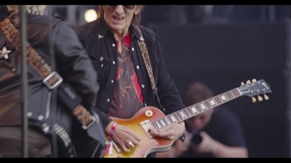Steven Tyler & Ronnie Wood - The Train Kept A-Rollin' (Tiny Bradshaw cover) - Back To The Beginning