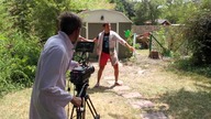 Cięcie galaretki przy pomocy rakiety tenisowej - The Slow Mo Guys
