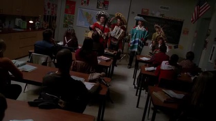 12.  Glee. S03E12
