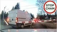 Ucieczka z zamkniętego przejazdu kolejowego - Kraków 04. 12. 2020 #542 Wasze Filmy