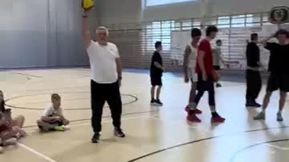 Stary chłop robi WSAD #shorts #slamdunk #koszykówka #basketball