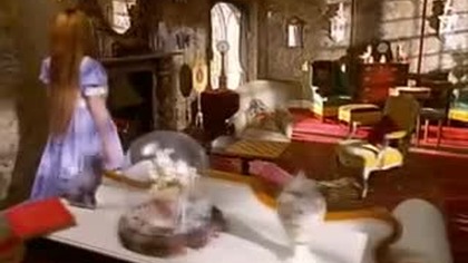 Alicja po drugiej stronie lustra 1998