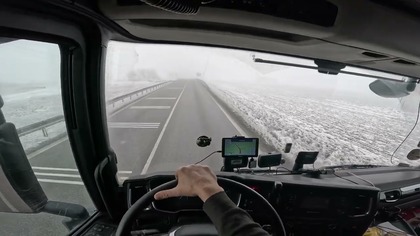 NAGRANIE JAZDY TIR SCANIA POV WIDOK Z OCZU W ZIME