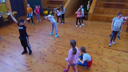 Zajęcia taneczne dla młodzieży odbywające się w czwartki w Domu Kultury w Markuszowie #5