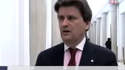 Janusz Palikot zapowiada unicestwienie prezydenta Lecha Kaczyńskiego .  styczeń 2010 r