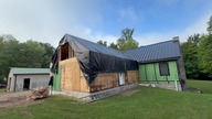 Finishing The New Exterior on the Old House - House Build #27 (720p 30fps AV1-48kbit AAC-polski)