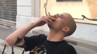 Efektowna sztuczka z papierosem
