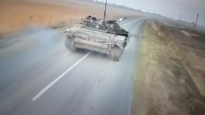 System REB na Pick-upie nie powstrzymał drona przed trafieniem w ukraiński czołg