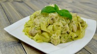 Makaron z kurczakiem i z pesto z awokado - Jak zrobić - Smakowite Dania