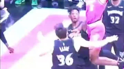 Derrick Jones Jr Łamie Obręcze! #shorts