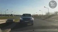 Bezmyślność kierowcy Volvo jechał pod prąd wymijając innych uczestników ruchu.