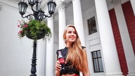 ODESSA.  Tango.  Żyrafa na Derebasowskoj