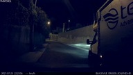 Kierowca polskiej firmy transportowej zarysowuje kluczem Teslę X