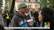 Raper Wujek Samo Zło na manifestacji KOD-u
