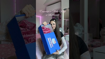 #unboxing  @converse x @HelloKittyandFriends @Swarovski  #hellokitty #samosiaa