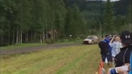Kubica zn&oacute;w efektownie kończy udział w rajdzie