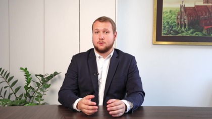 Podpisując ugodę z bankiem trzeba pamiętać o jednej ważnej kwestii, którą jest podatek dochodowy. Czy zawsze będzie trzeba zapłacić ten podatek? Kto jest z niego zwolniony? Zachęcamy do obejrzenia ostatniego odcinka z serii ugód apl. radc. Pawła Wawrzyniaka!

Spis treści:
00:00 Wprowadzenie
00:49 Kiedy nie będzie problemu z podatkiem dochodowym?
1:12 Ile wynosi taki podatek?
1:56 Kto skorzysta ze zwolnienia z podatku?
4:37 Skąd wiadomo, że warunki zwolnienia z podatku zostały spełnione?
6:52 Podsumowanie

WWW: https://www.pledziewicz.pl/
E-mail: biuro@pledziewicz.pl
Telefon: +48 534 556 515

Facebook:
https://www.facebook.com/pledziewicz
Twitter:
https://twitter.com/K_Pledziewicz
LinkedIn:
https://www.linkedin.com/company/pledziewicz-kancelaria
YouTube:
https://www.youtube.com/channel/UCsSAFOe_kF8GxhDr7uhOOoQ
Instagram:
https://www.instagram.com/pledziewiczkancelaria/
TikTok:
https://www.tiktok.com/@pledziewicz_kancelaria?langpl-PL