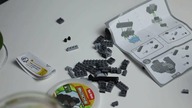 Składanie goryla z chińskich klocków lego