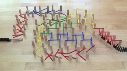 "Niesamowite sztuczki z domino"