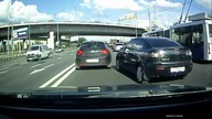 B&oacute;jka na środku drogi