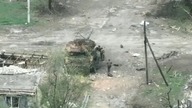 wojna Rosja-Ukraina Rosjanin rozminowuje