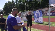Podziękowanie dla Przemysława Powiertowskiego za długoletnią grę w KKS Olimpii Kamienna G&oacute;ra