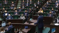 CYRK! Morawiecki BRONI Kaczyńskiego jak lew, PiS klaszcze, LEWICA wyje, Terlecki WYZYWA od pajaców!