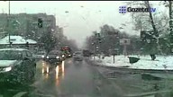 Sytuacja na warszawskich drogach: znów pada śnieg